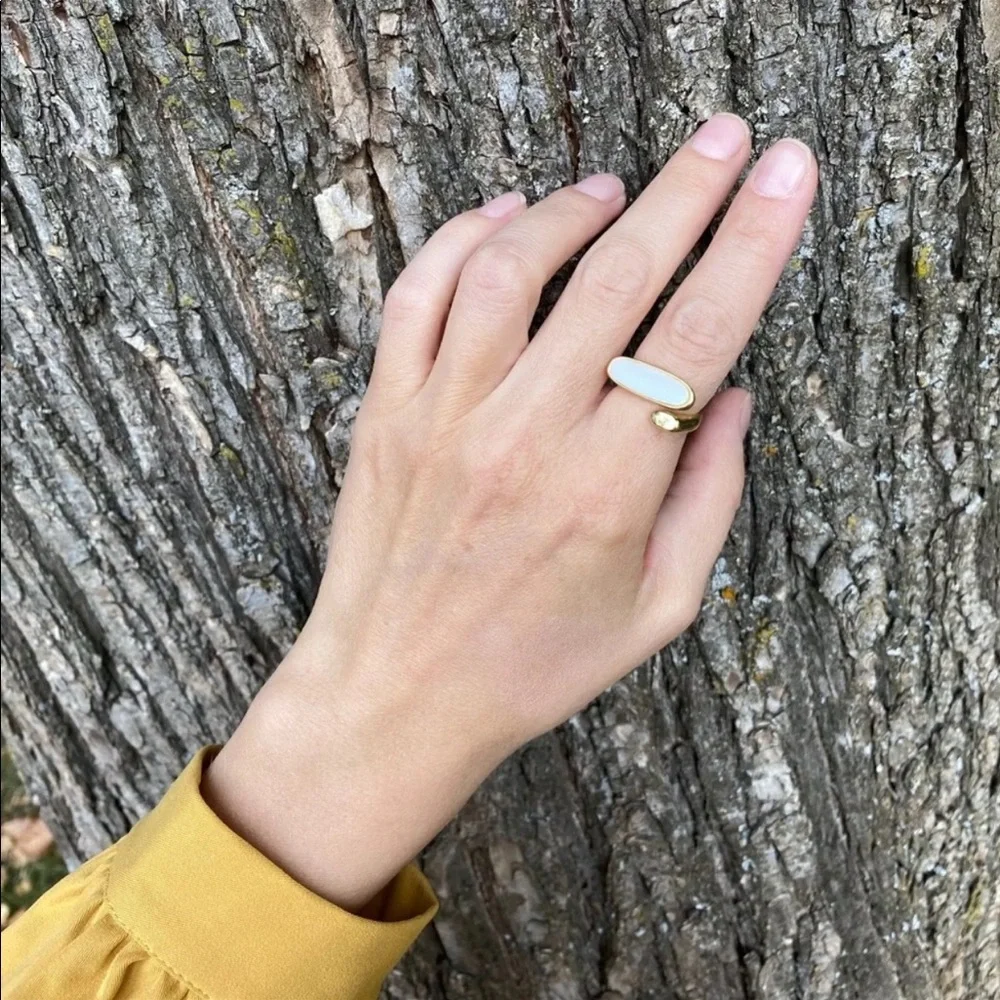 Anthropologie asymmetrical mother of pearl ring - Picture 3 of 3